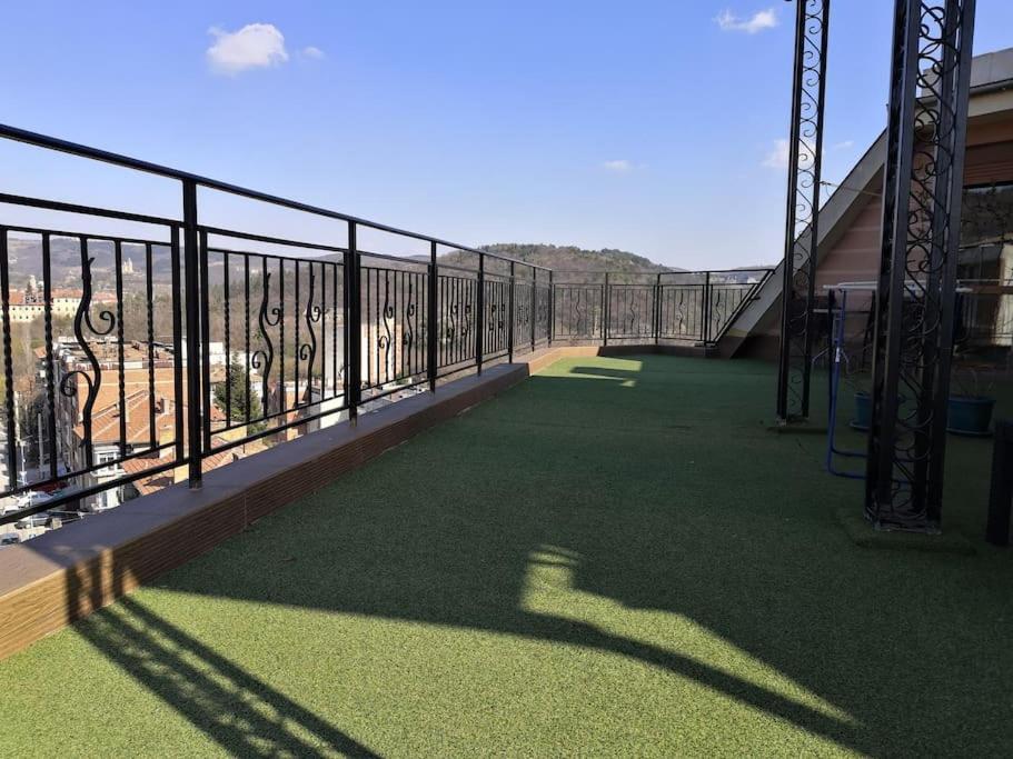 Unique Studio- Great Balcony And View! Parking Possibility! Veliko Tarnovo Extérieur photo