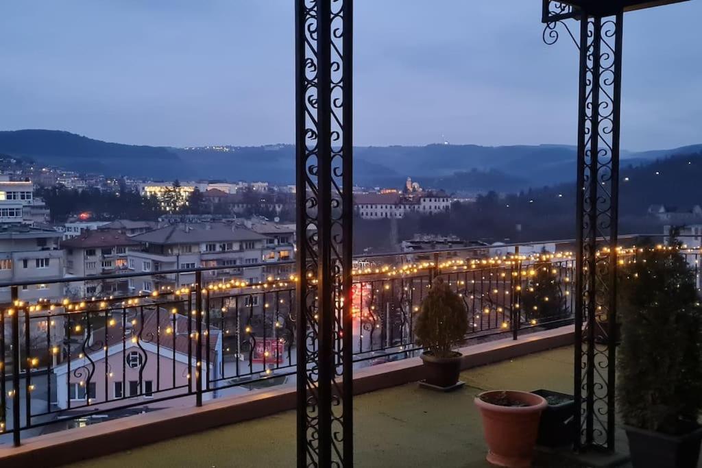 Unique Studio- Great Balcony And View! Parking Possibility! Veliko Tarnovo Extérieur photo