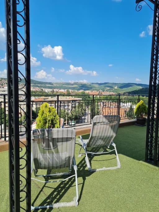 Unique Studio- Great Balcony And View! Parking Possibility! Veliko Tarnovo Extérieur photo