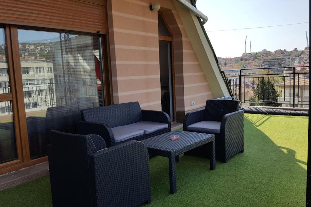 Unique Studio- Great Balcony And View! Parking Possibility! Veliko Tarnovo Extérieur photo