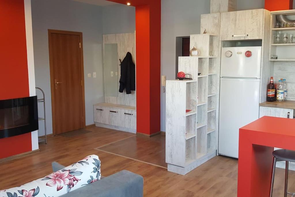 Unique Studio- Great Balcony And View! Parking Possibility! Veliko Tarnovo Extérieur photo
