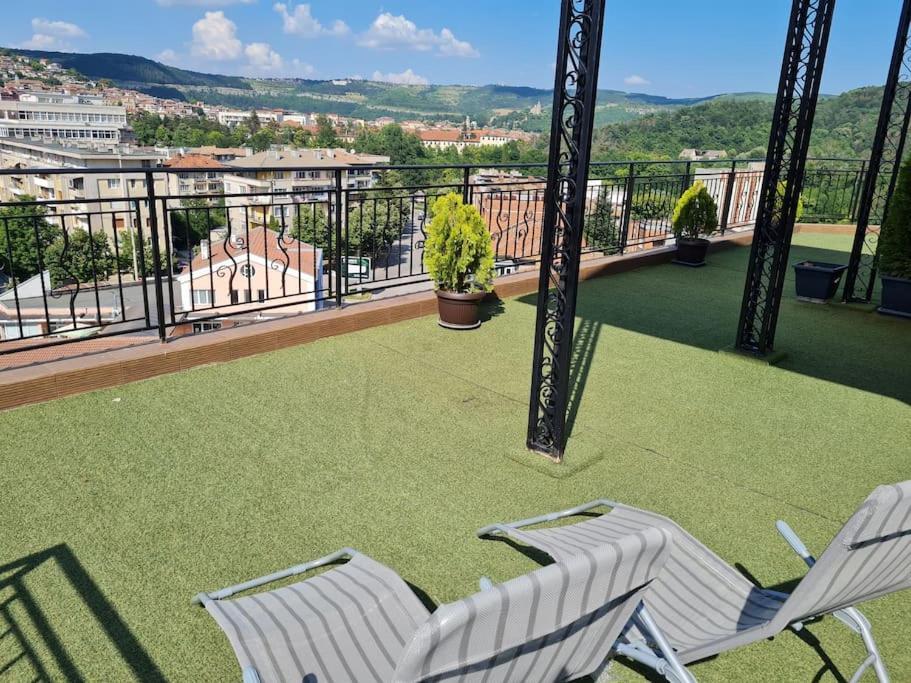 Unique Studio- Great Balcony And View! Parking Possibility! Veliko Tarnovo Extérieur photo