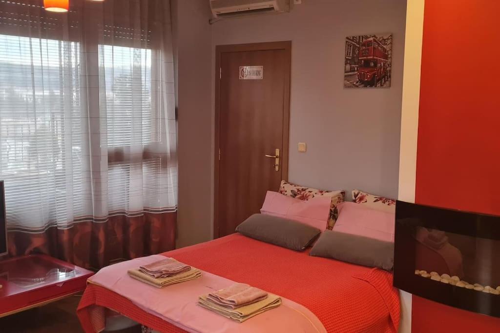 Unique Studio- Great Balcony And View! Parking Possibility! Veliko Tarnovo Extérieur photo