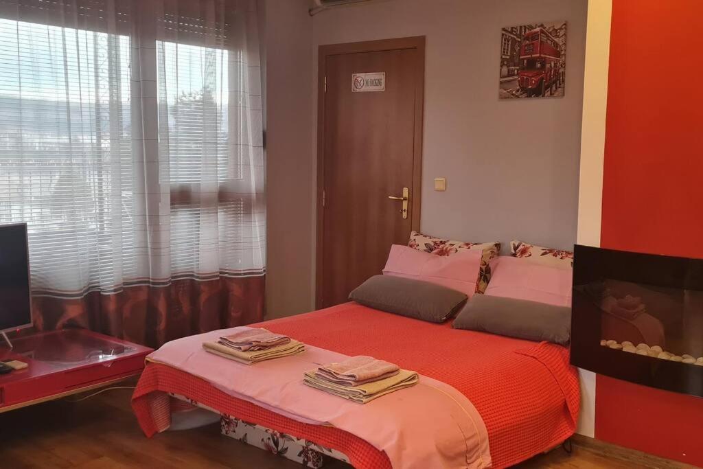 Unique Studio- Great Balcony And View! Parking Possibility! Veliko Tarnovo Extérieur photo
