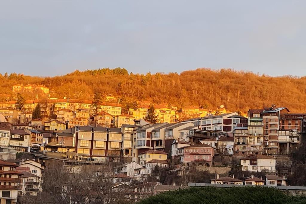 Unique Studio- Great Balcony And View! Parking Possibility! Veliko Tarnovo Extérieur photo